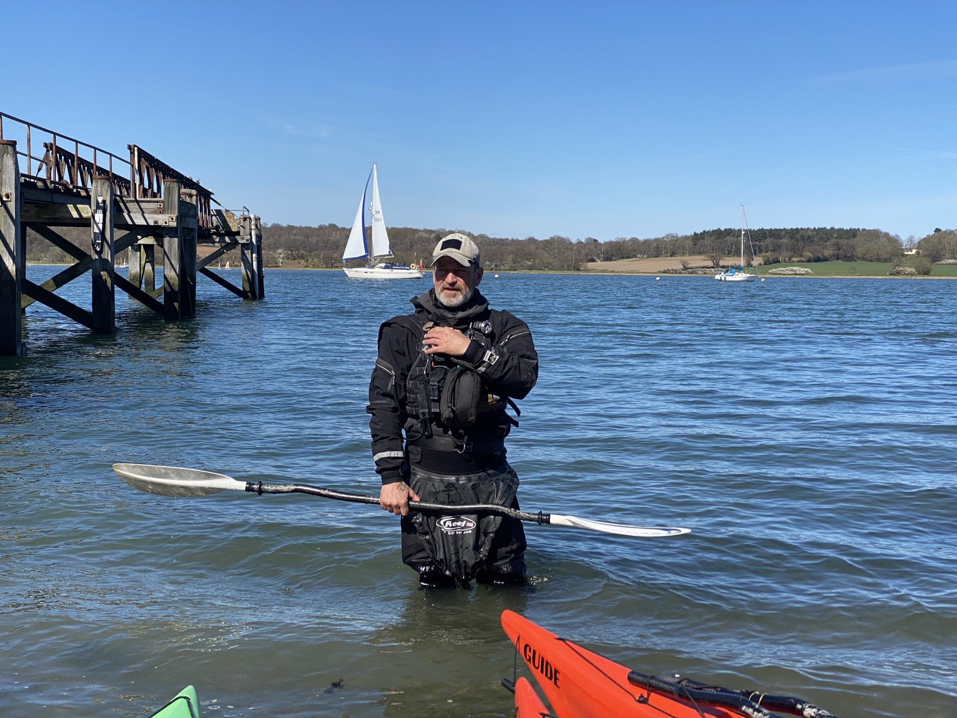 Teaching forward paddling with trunk rotation with NOMAD Sea Kayaking.