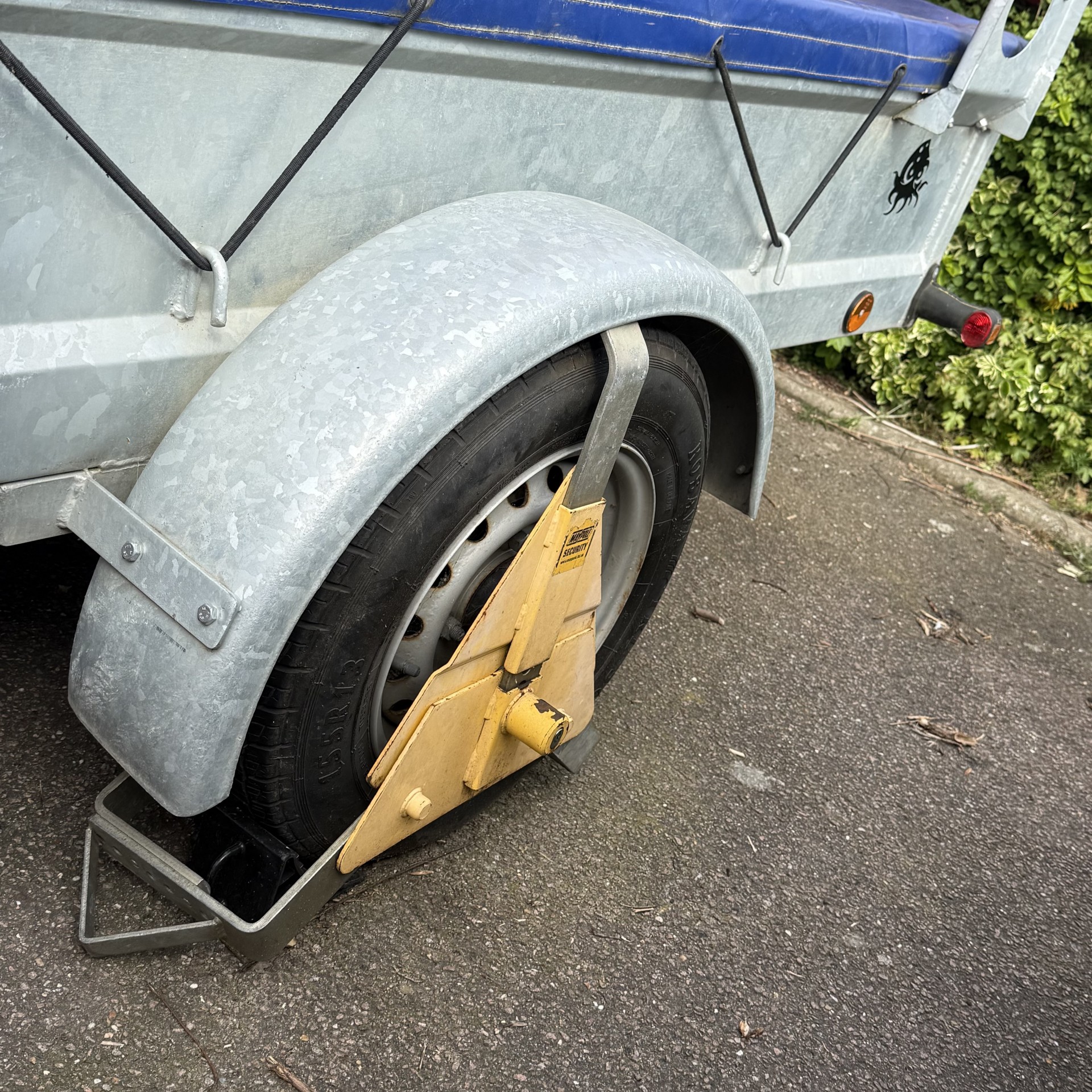 Apex theft proof wheel clamp included.