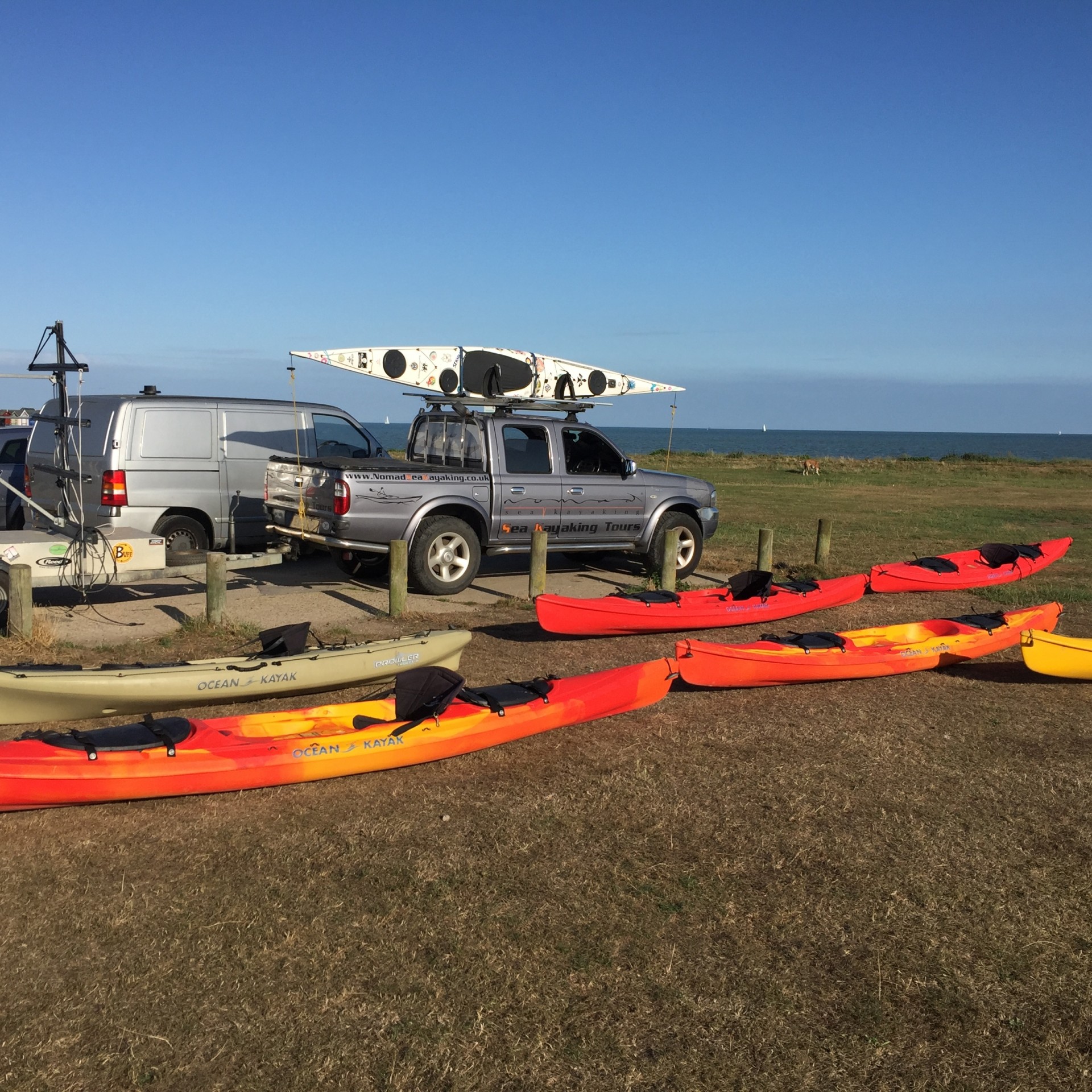 Leading groups sea kayaking - NOMAD Community Projects