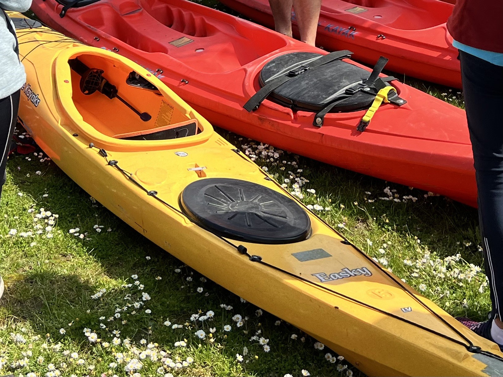 Rubber hatches & black decklines Easky 15.